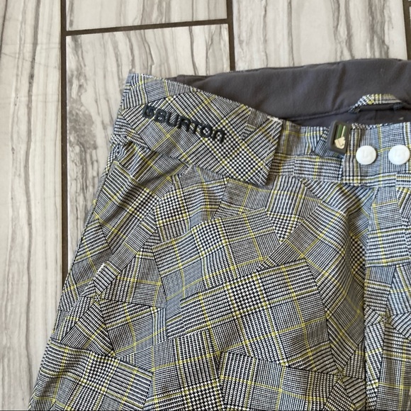 NWOT Burton White Collection ski/board pants. - Picture 2 of 8
